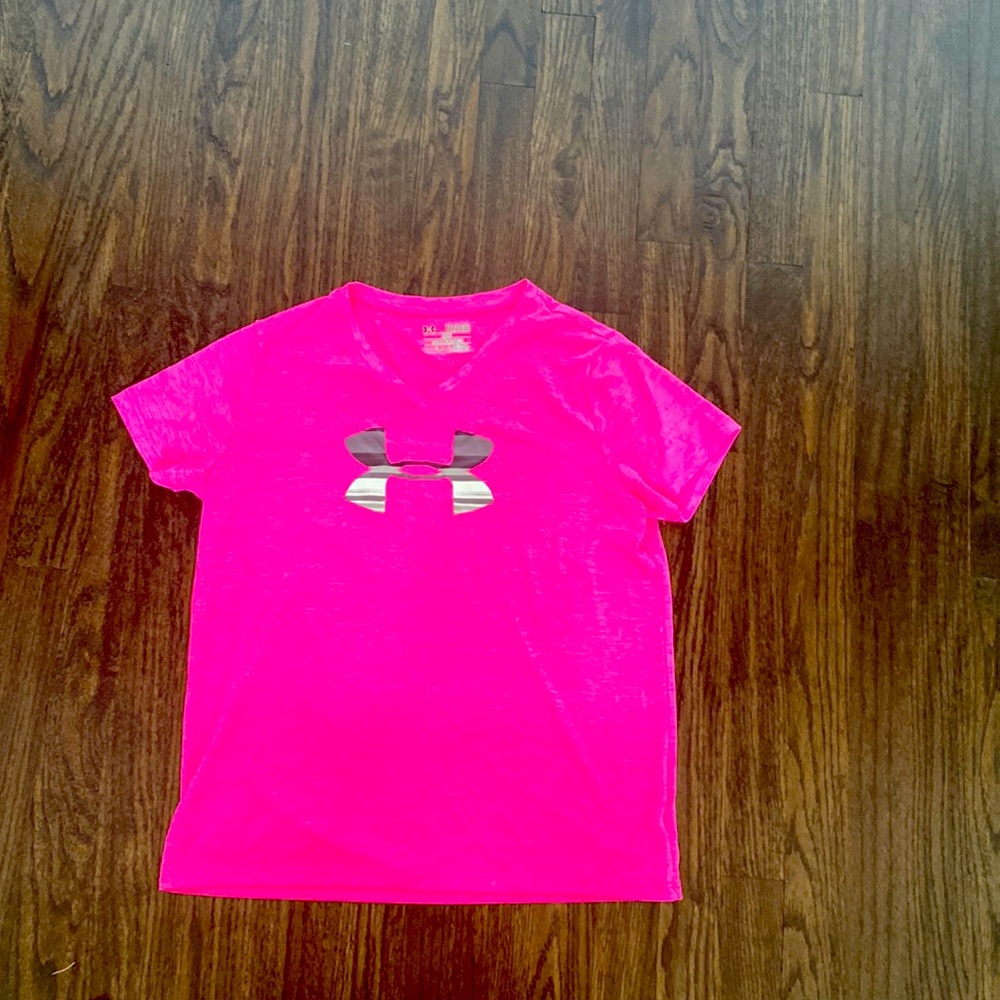 Girls Under Armour t-shirt